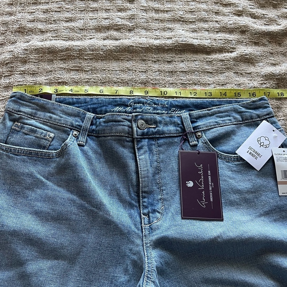 Gloria Vanderbilt NWT Boyfriend Jean distressed light wash jeans - Picture 11 of 14